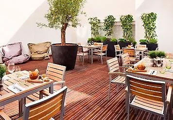 Courtyard By Marriott Paris