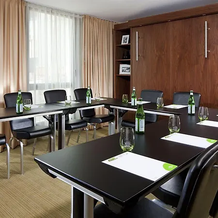 Courtyard By Marriott Paris Hotel