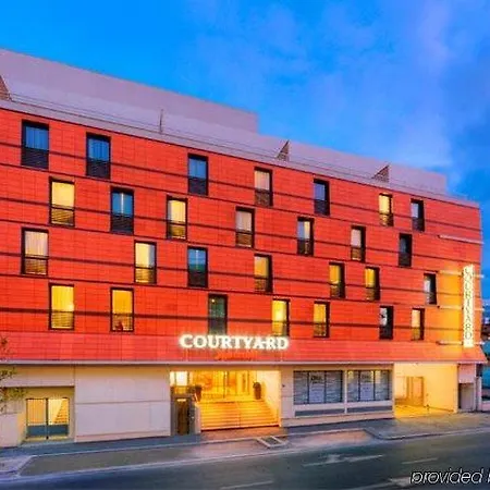 Courtyard By Marriott Paris Hotel