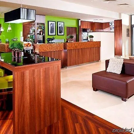 Hotel Courtyard By Marriott Paris 4*