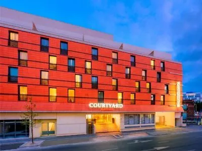 Courtyard By Marriott Paris Hotel