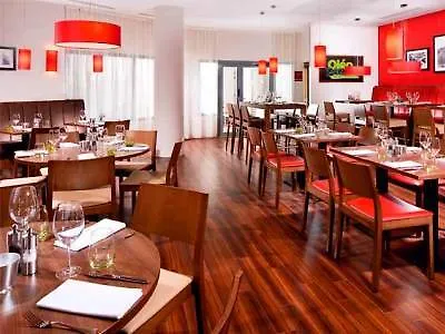 Courtyard By Marriott Paris Hotel 4*