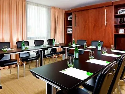Hotel Courtyard By Marriott Paris 4*