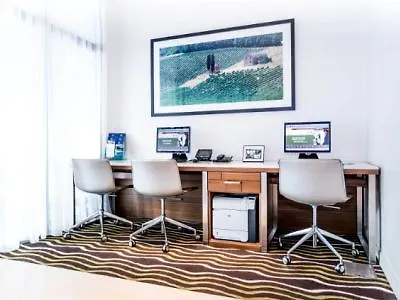 Courtyard By Marriott Paris Hotel 4*