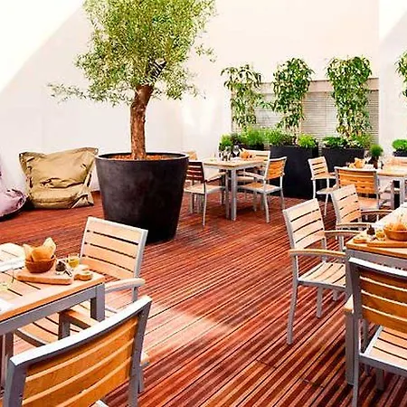 Courtyard By Marriott Paris Hotel 4*