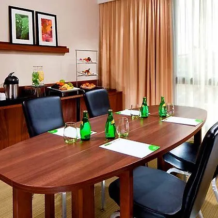 Courtyard By Marriott Paris Hotel 4*