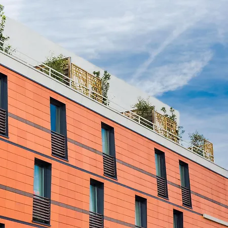 Courtyard By Marriott Paris 4*