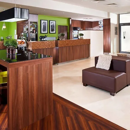 Courtyard By Marriott Paris 4*