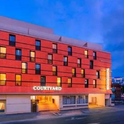 Courtyard By Marriott Paris Hotel 4*