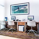 Courtyard By Marriott Paris Hotel