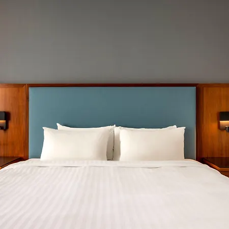 Courtyard By Marriott Paris Hotel