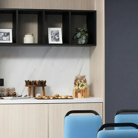 Courtyard By Marriott Paris 4*