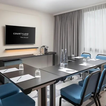 Courtyard By Marriott Paris 4* Arcueil
