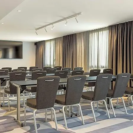 Courtyard By Marriott Paris