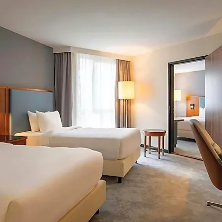 Hotel Courtyard By Marriott Paris 4*