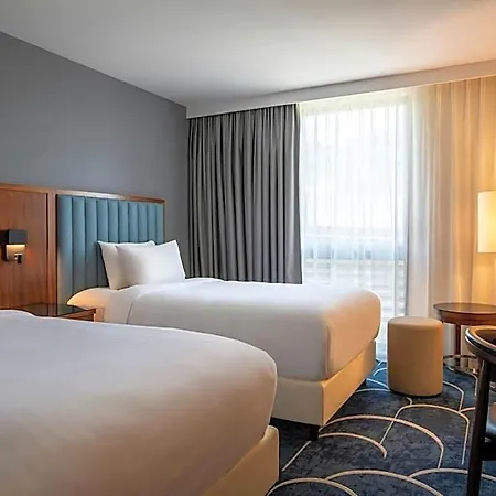 Courtyard By Marriott Paris מלון 4*