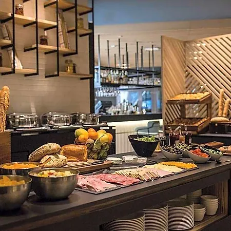 Courtyard By Marriott Paris ארקואיל