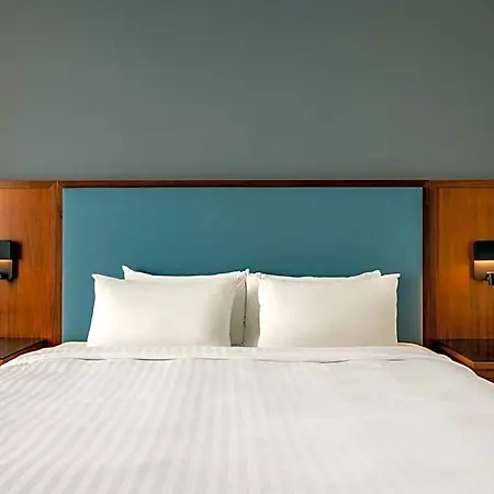 Hotel Courtyard By Marriott Paris 4*
