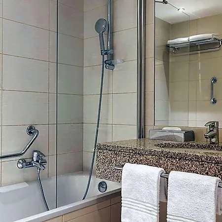 Courtyard By Marriott Paris 4*