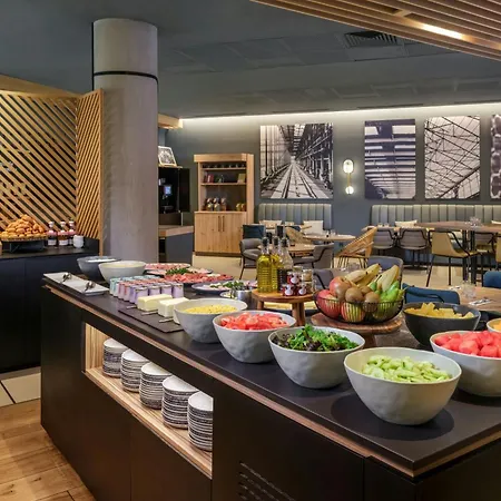 Courtyard By Marriott Paris Hotel 4*