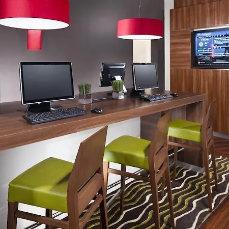 Courtyard By Marriott Paris ארקואיל