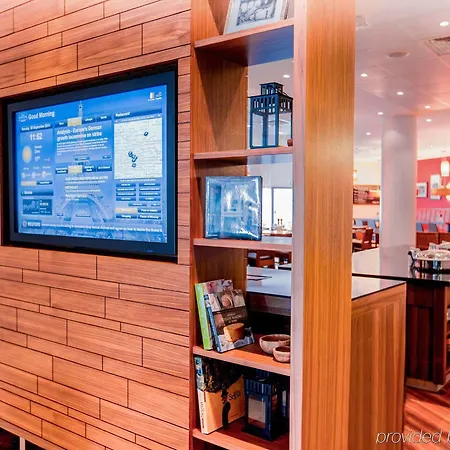 Courtyard By Marriott Paris ארקואיל
