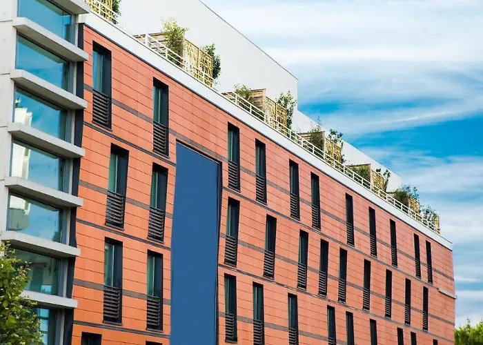 Courtyard By Marriott Paris 4*