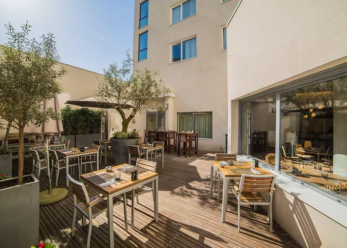 Hotel Courtyard By Marriott Paris 4*