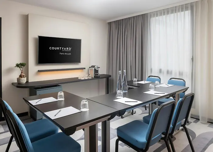 Courtyard By Marriott Paris 4* Arcueil
