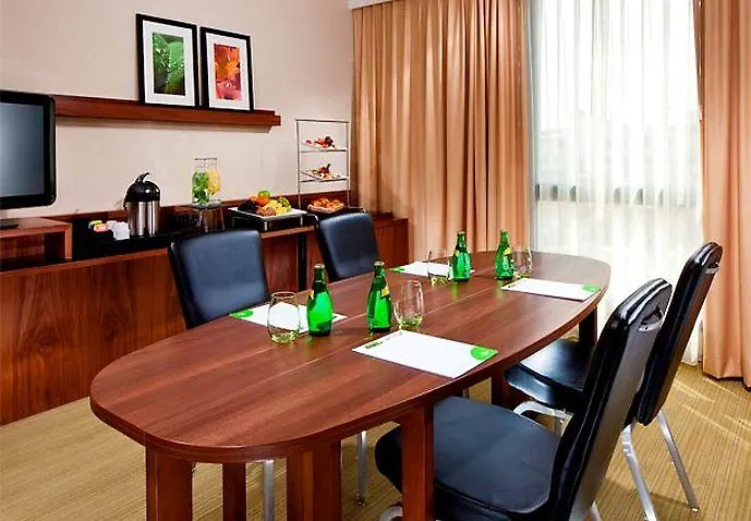 Courtyard By Marriott Paris Hotel 4*