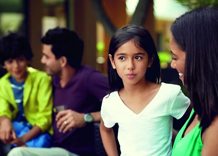 Hotel Courtyard By Marriott Paris 4*